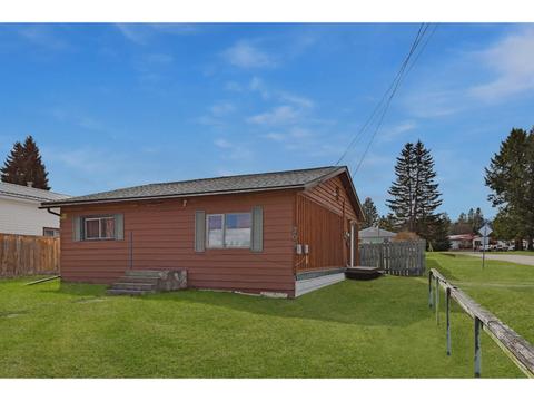 205 307th Avenue, House detached with 3 bedrooms, 1 bathrooms and null parking in Kimberley BC | Card Image