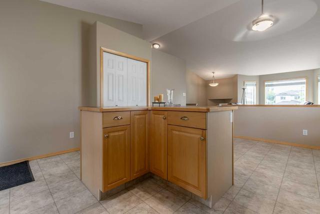 325 Red Crow Boulevard W, House detached with 4 bedrooms, 2 bathrooms and 4 parking in Lethbridge AB | Image 8