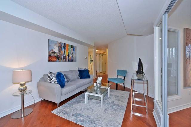 106 - 18 Concorde Pl, Condo with 2 bedrooms, 2 bathrooms and 1 parking in Toronto ON | Image 35