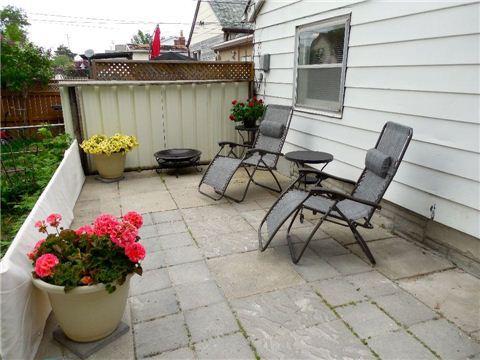864 Cosburn Ave, House detached with 2 bedrooms, 2 bathrooms and null parking in Toronto ON | Image 18