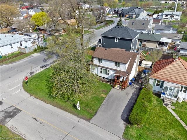 59 Bloomfield Avenue, House detached with 6 bedrooms, 2 bathrooms and 3 parking in St. Catharines ON | Image 19