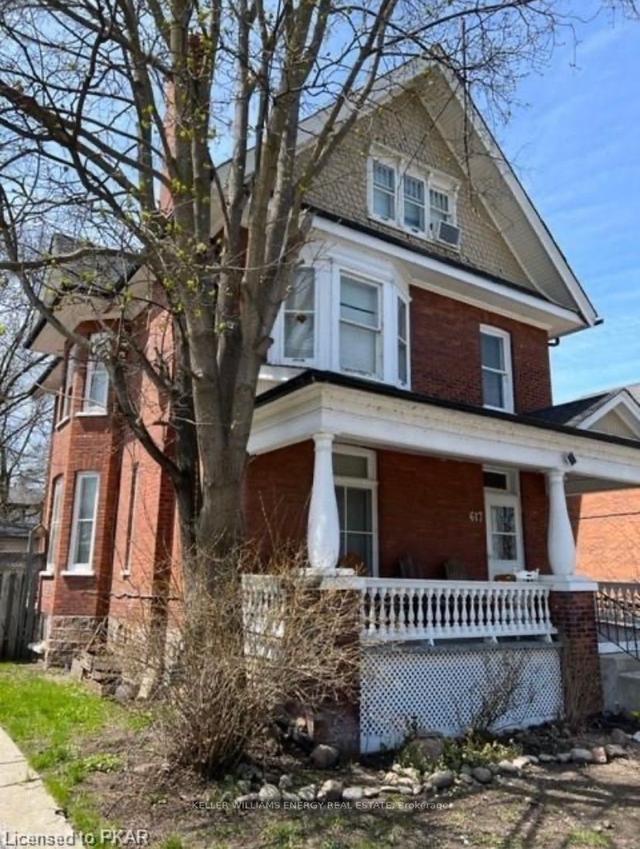 617 Water St, House detached with 7 bedrooms, 3 bathrooms and 4 parking in Peterborough ON | Image 1