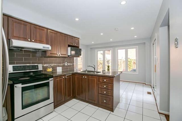32 Forrester Dr E, House detached with 4 bedrooms, 4 bathrooms and 5 parking in Brampton ON | Image 11