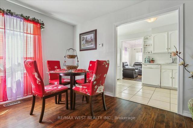 48 Goggin Ave, House detached with 2 bedrooms, 1 bathrooms and 2 parking in Hamilton ON | Image 4