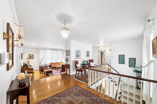 9 Sandfield Rd, House detached with 3 bedrooms, 4 bathrooms and 12 parking in Toronto ON | Image 37