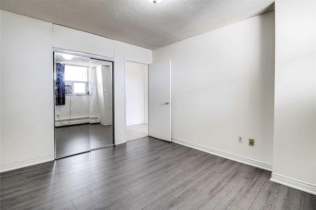 2116 - 370 Dixon Rd, Condo with 2 bedrooms, 1 bathrooms and 1 parking in Toronto ON | Image 2