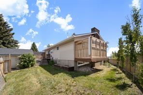168 Cantrell Drive Sw, House detached with 3 bedrooms, 2 bathrooms and 2 parking in Calgary AB | Image 16