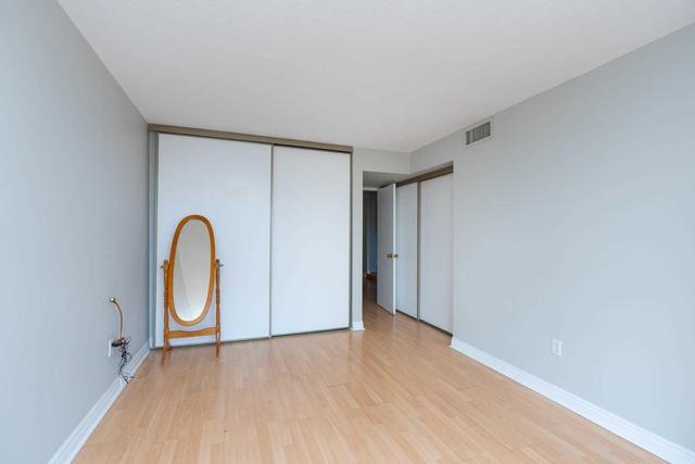 810 - 65 Scadding Ave, Condo with 2 bedrooms, 2 bathrooms and 1 parking in Toronto ON | Image 12