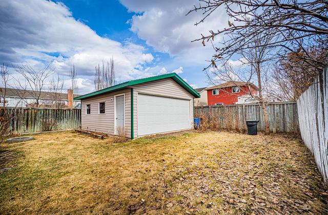 72 Poplar Crescent, House detached with 3 bedrooms, 2 bathrooms and 4 parking in Red Deer County AB | Image 27