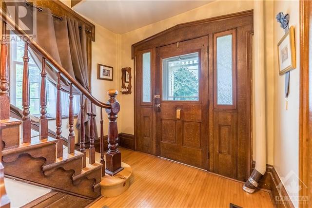 206 Drummond Street E, House detached with 3 bedrooms, 1 bathrooms and 2 parking in Merrickville Wolford ON | Image 9