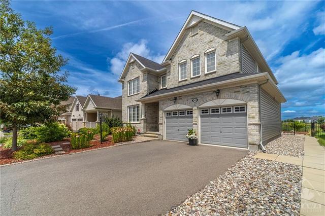 828 Kilbirnie Drive, House detached with 4 bedrooms, 4 bathrooms and 4 parking in Ottawa ON | Image 1