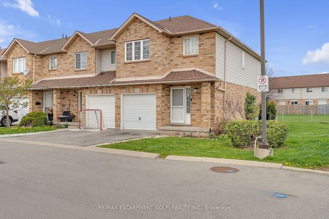 1 - 1860 Upper Gage Ave, Townhouse with 3 bedrooms, 2 bathrooms and 2 parking in Hamilton ON | Image 12