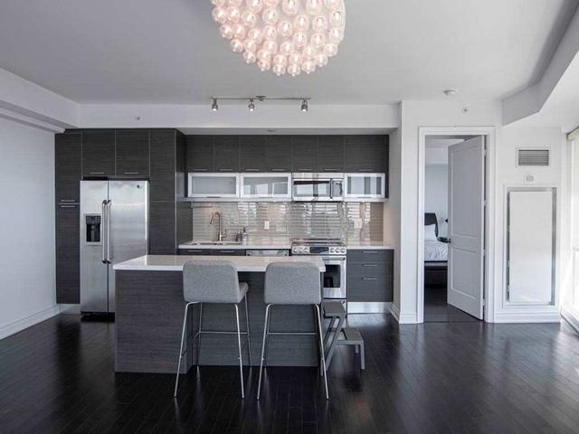 6307 - 388 Yonge St, Condo with 2 bedrooms, 2 bathrooms and 1 parking in Toronto ON | Image 16