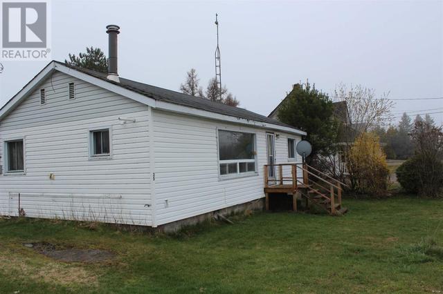 35 Algoma St, House detached with 2 bedrooms, 1 bathrooms and null parking in Thessalon ON | Image 1