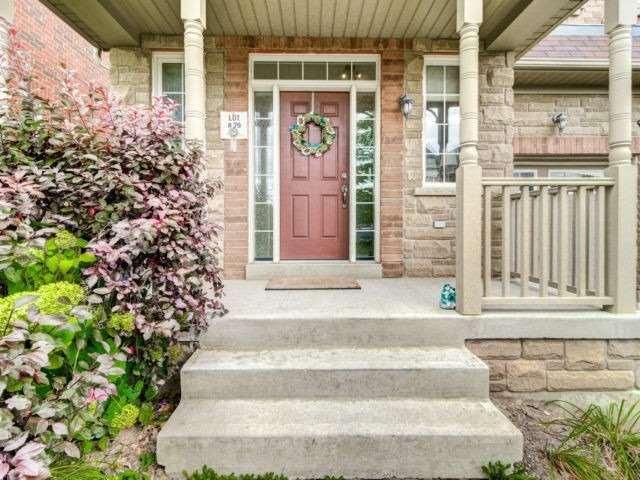 263 Rowe Terr, House detached with 4 bedrooms, 4 bathrooms and 4 parking in Milton ON | Image 3
