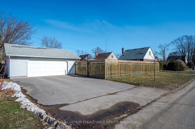 737 Snelgrove Rd, House detached with 2 bedrooms, 1 bathrooms and 7 parking in Peterborough ON | Image 23