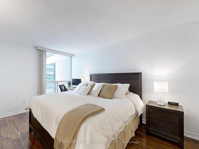 806 - 30 Holly St, Condo with 2 bedrooms, 2 bathrooms and 1 parking in Toronto ON | Image 15