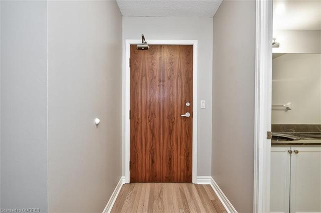 712 - 1 Elm Drive W, House attached with 1 bedrooms, 2 bathrooms and 1 parking in Mississauga ON | Image 5