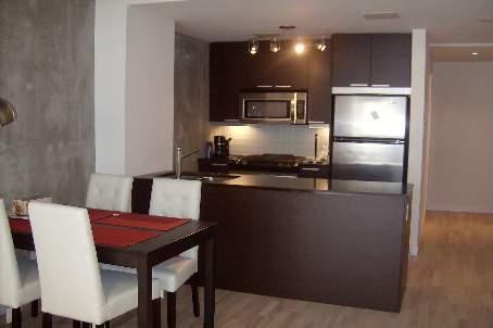 612 - 138 Princess St, Condo with 1 bedrooms, 2 bathrooms and 1 parking in Toronto ON | Image 2