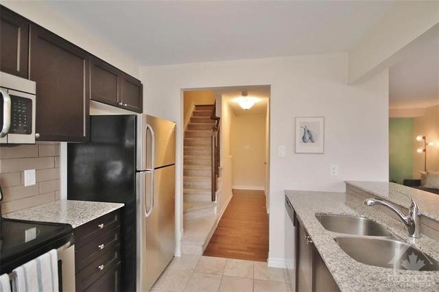 415 Rosingdale Street, Townhouse with 2 bedrooms, 2 bathrooms and 3 parking in Ottawa ON | Image 14