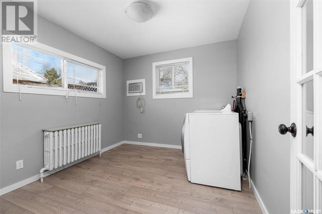 712 Main Street S, House detached with 2 bedrooms, 2 bathrooms and null parking in Moose Jaw SK | Image 11