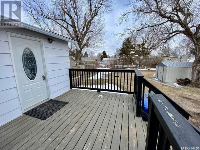 215 4th Street E, House detached with 1 bedrooms, 1 bathrooms and null parking in Carnduff SK | Image 20