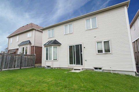 2355 Pilgrim Sq, House detached with 4 bedrooms, 3 bathrooms and 4 parking in Oshawa ON | Image 16