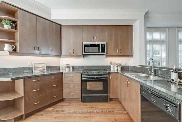 1 - 270 Van Dusen Blvd, House attached with 3 bedrooms, 4 bathrooms and 2 parking in Toronto ON | Image 5