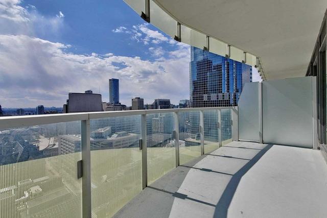2110 - 197 Yonge St, Condo with 1 bedrooms, 1 bathrooms and 1 parking in Toronto ON | Image 13
