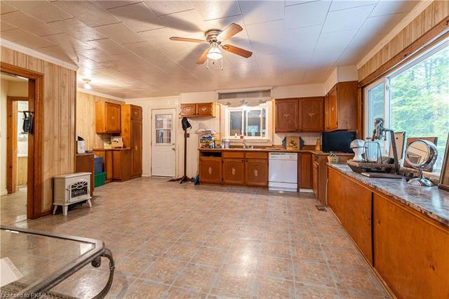 319 County 46 Road, House detached with 3 bedrooms, 1 bathrooms and 14 parking in Havelock Belmont Methuen ON | Image 3
