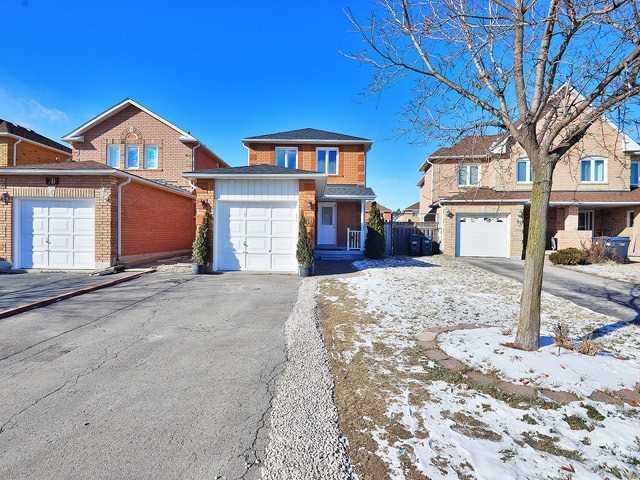 80 Muirland Cres, House detached with 3 bedrooms, 2 bathrooms and 4 parking in Brampton ON | Image 1