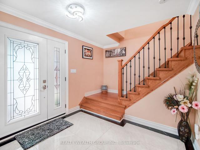 47 Kentish Cres E, House detached with 4 bedrooms, 10 bathrooms and 4 parking in Toronto ON | Image 35