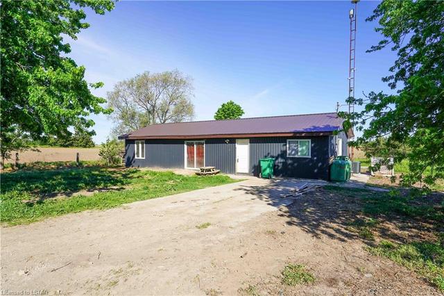 6422 Gentleman Drive, House detached with 3 bedrooms, 1 bathrooms and null parking in Southwest Middlesex ON | Image 2