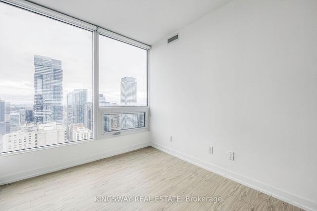 4206 - 85 Wood St, Condo with 2 bedrooms, 1 bathrooms and 0 parking in Toronto ON | Image 9