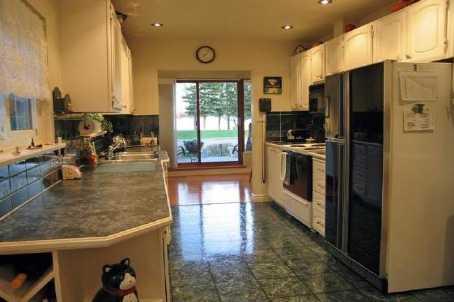 716 Breezy Dr, House detached with 3 bedrooms, 2 bathrooms and 2 parking in Pickering ON | Image 7