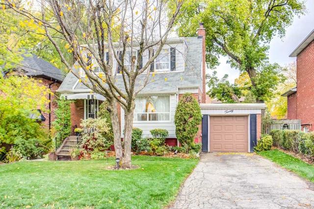 20 Clearview Hts, House detached with 3 bedrooms, 2 bathrooms and 3 parking in Toronto ON | Image 1