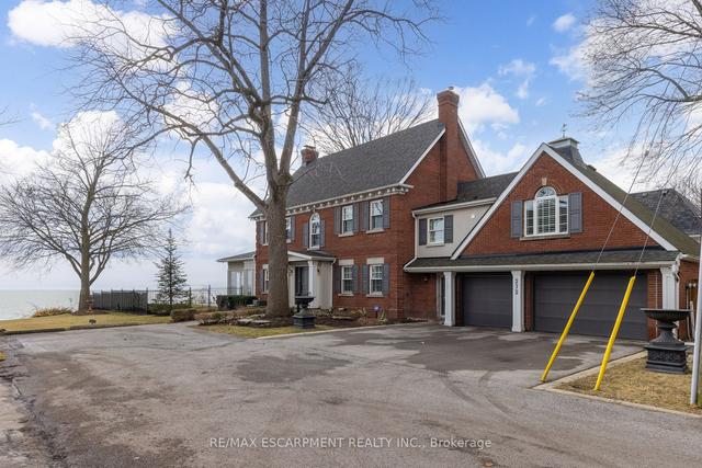 272 Cliffcrest Crt, House detached with 4 bedrooms, 4 bathrooms and 5 parking in Burlington ON | Image 1