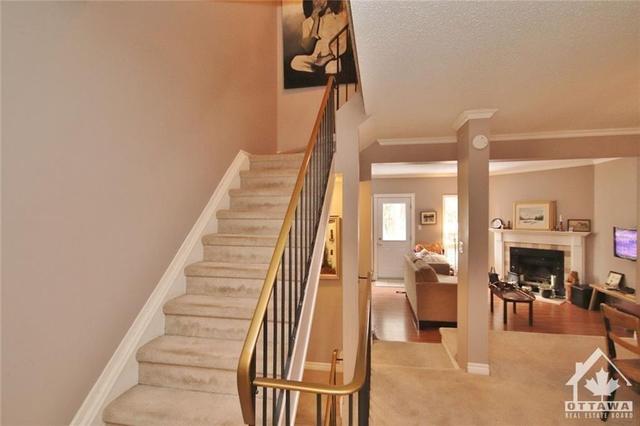 44 Lightfoot Place, Townhouse with 3 bedrooms, 3 bathrooms and 2 parking in Ottawa ON | Image 10