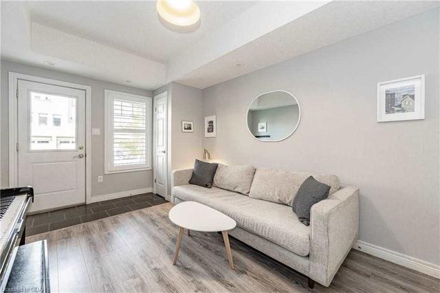 36 - 39 Kay Cres, Townhouse with 2 bedrooms, 2 bathrooms and 2 parking in Guelph ON | Image 9