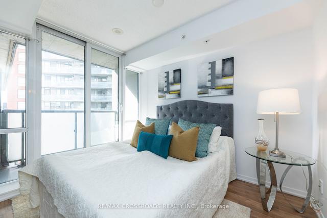 522 - 20 Joe Shuster Way, Condo with 2 bedrooms, 2 bathrooms and 1 parking in Toronto ON | Image 8