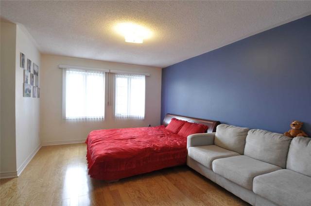 18 Andrika Crt, House attached with 3 bedrooms, 3 bathrooms and 5 parking in Mississauga ON | Image 20