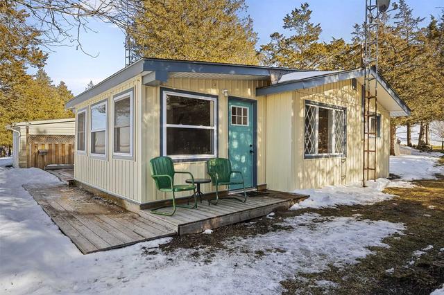 1763 North Big Island Rd, House detached with 3 bedrooms, 1 bathrooms and 5 parking in Prince Edward County ON | Image 1
