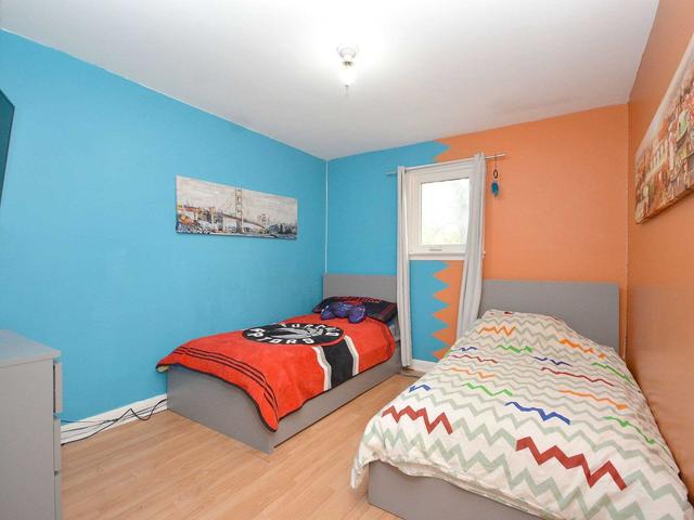 46 Fairglen Ave, House detached with 3 bedrooms, 2 bathrooms and 6 parking in Brampton ON | Image 9