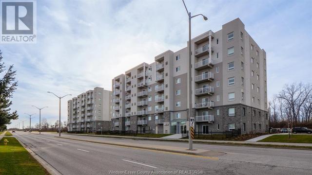 210 - 1611 Banwell, Condo with 2 bedrooms, 2 bathrooms and null parking in Windsor ON | Image 2