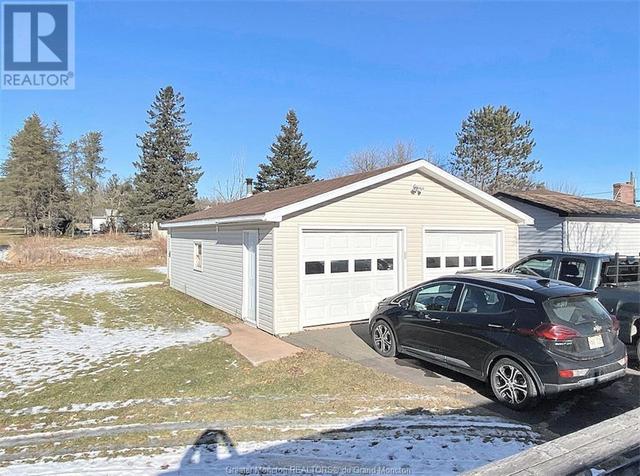 3235 Main St, House detached with 2 bedrooms, 2 bathrooms and null parking in Salisbury NB | Image 25