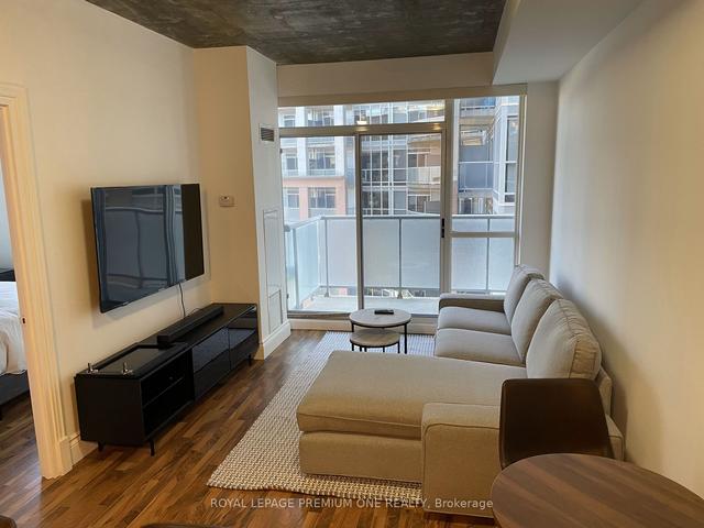 704 - 1005 King St W, Condo with 1 bedrooms, 1 bathrooms and 0 parking in Toronto ON | Image 1