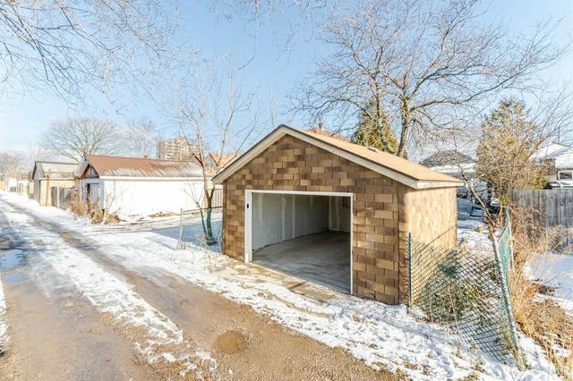 52 East 24th St, House detached with 3 bedrooms, 1 bathrooms and 2 parking in Hamilton ON | Image 29