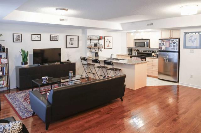 141 - 25 Turntable Cres, Townhouse with 2 bedrooms, 2 bathrooms and 1 parking in Toronto ON | Image 12