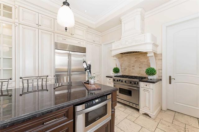 8560 Pine Valley Dr, House detached with 4 bedrooms, 4 bathrooms and 13 parking in Vaughan ON | Image 7
