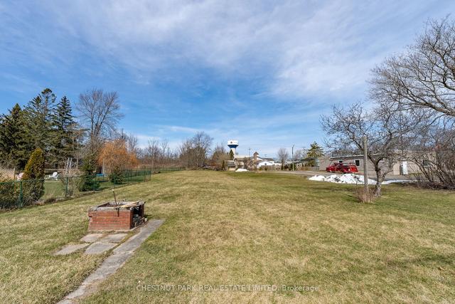 162 Wellington Main St, House detached with 2 bedrooms, 1 bathrooms and 5 parking in Prince Edward County ON | Image 18